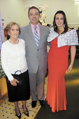 Sônia Jardini, filho André (médico em Campinas) e nora Valéria